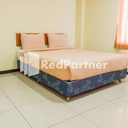 Grand Kembar Hotel Mitra Reddoorz Бандунг Экстерьер фото